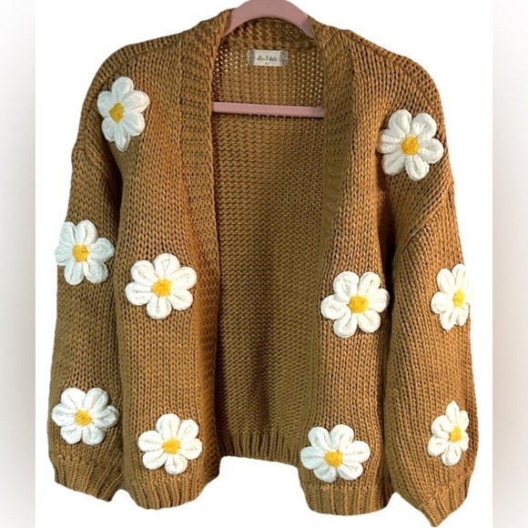 Altar'd State Sweaters - Altar’d State Chunky Oversized Knit Open Front Cardigan 3D Flowers Size XS